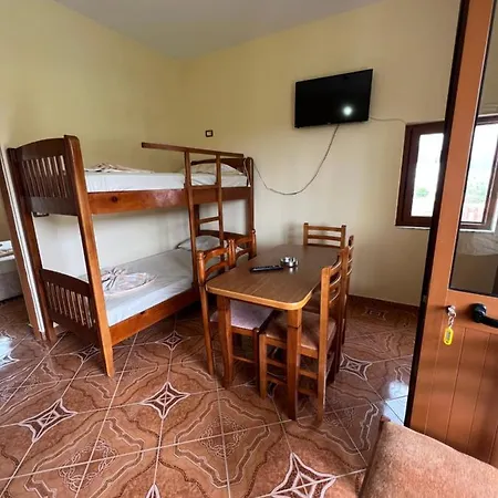 Vila Precetaj Velipojë