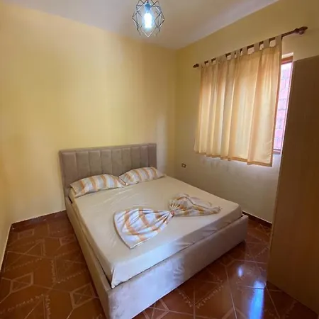 Vila Precetaj Velipojë