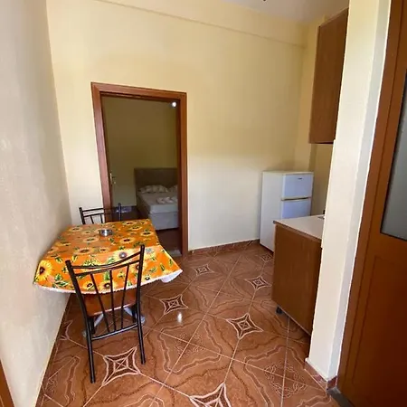 Vila Precetaj Apartahotel Velipojë