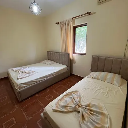 Vila Precetaj Apartahotel Velipojë